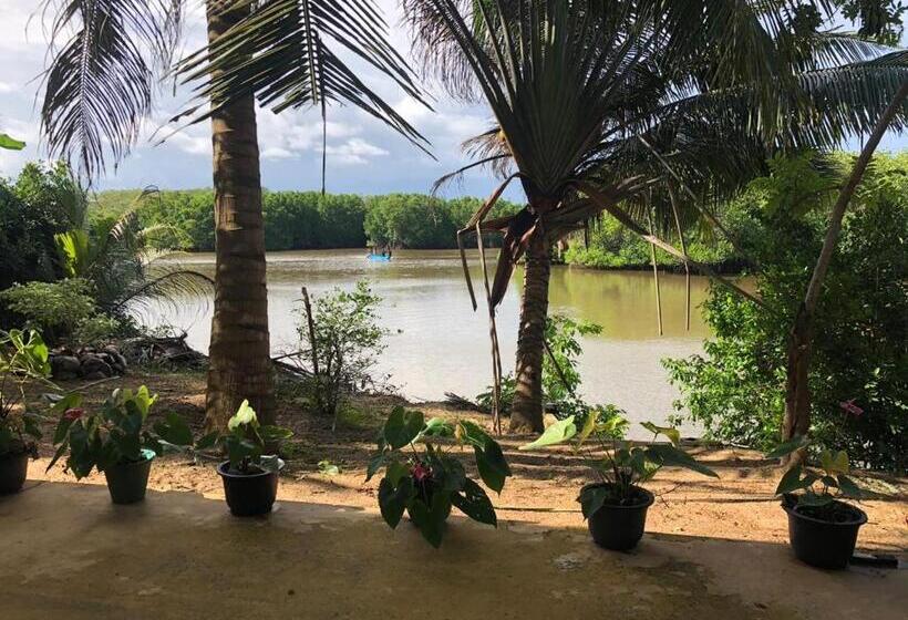 Номер Стандарт Вид на Озеро, Opera Beach Inn