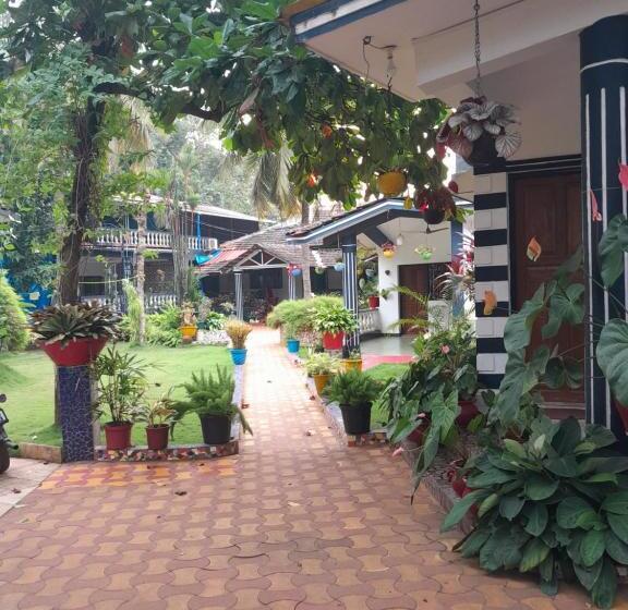 اتاق استاندارد با چشم‌انداز باغ, Atharva Holiday Homes