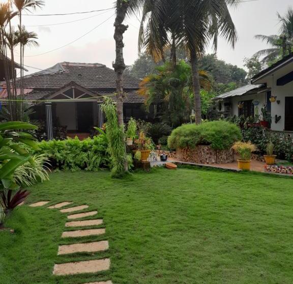 اتاق استاندارد با چشم‌انداز باغ, Atharva Holiday Homes