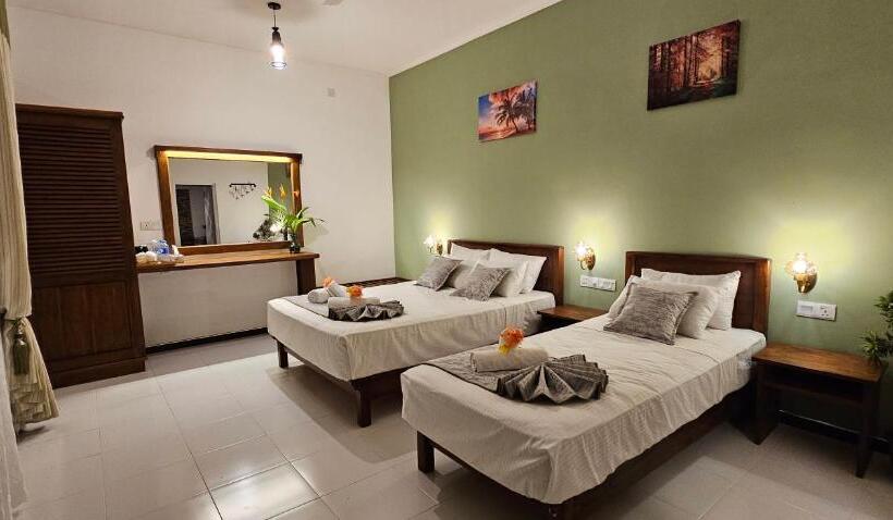 Трехместный Номер Стандарт Вид на Сад, Leel’s Safari Cottage