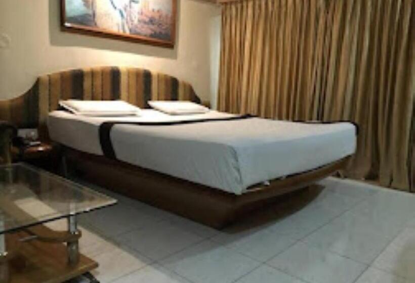 Номер Deluxe, Shripad Continental Amravati