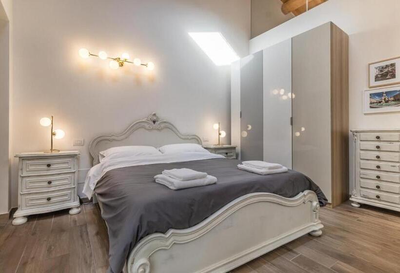 1 Bedroom Penthouse Apartment, Veronetta Stunning Rooftop With Lift