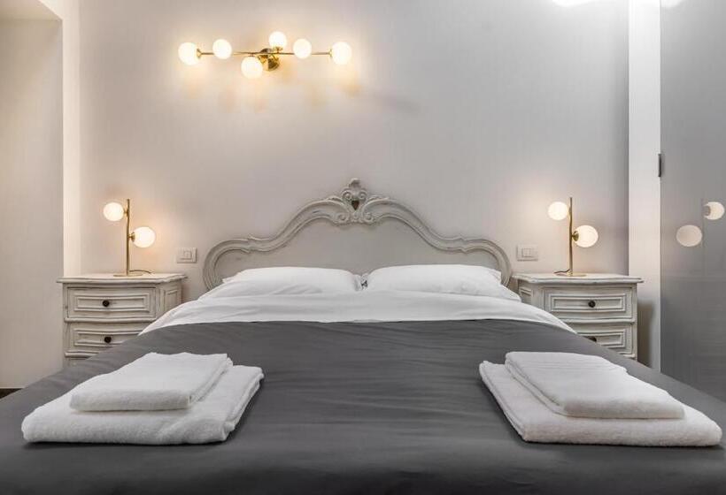1 Bedroom Penthouse Apartment, Veronetta Stunning Rooftop With Lift