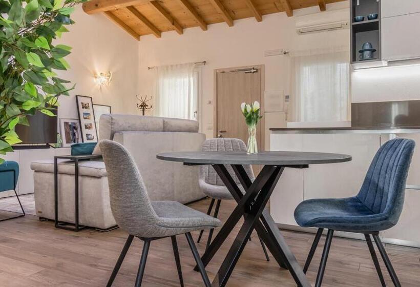 1 Bedroom Penthouse Apartment, Veronetta Stunning Rooftop With Lift