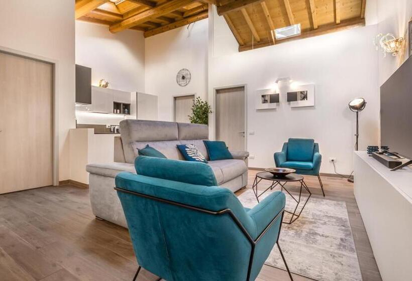 1 Bedroom Penthouse Apartment, Veronetta Stunning Rooftop With Lift