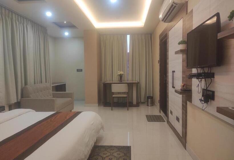 Стандартный Номер Кровать Кинг, Lee Palace