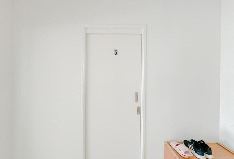 Дом 1 Спальня, Sydney Farm Stay    Live With Nature And Animals