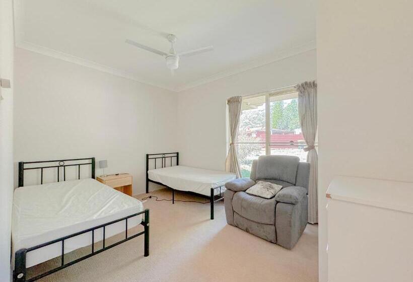 Семейный Номер Совместный Санузел, Sydney Farm Stay    Live With Nature And Animals