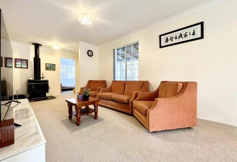 Шале 1 Спальня, Sydney Farm Stay    Live With Nature And Animals
