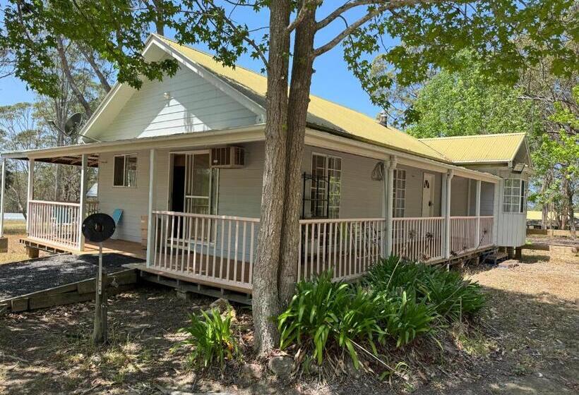 Семейный Номер, Sydney Farm Stay    Live With Nature And Animals