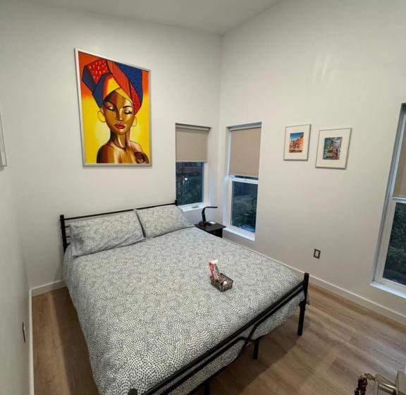 スタンダードルーム, Private Room In West Seattle Cartagena Inspired
