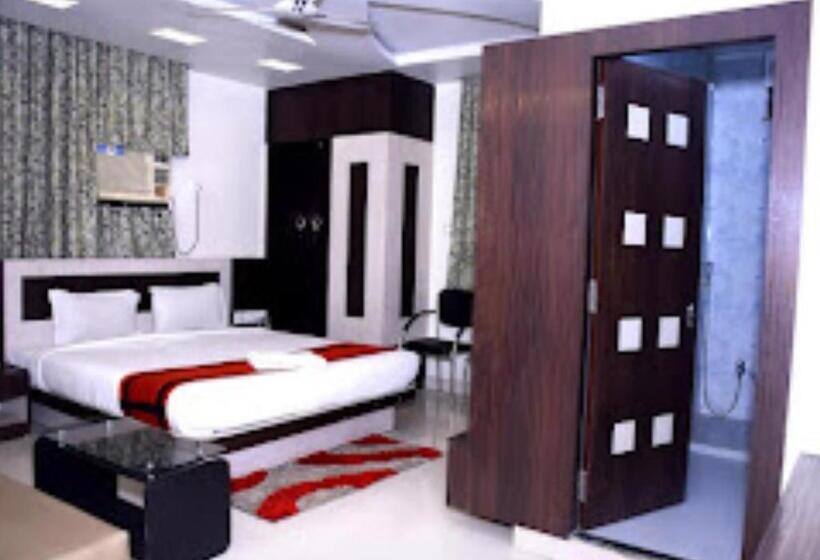 带大床的豪华间, Anand International Bihar
