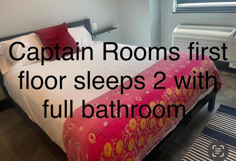 Семейный Номер, Galactic Star Wars Getaway Sleep Pods For Eight