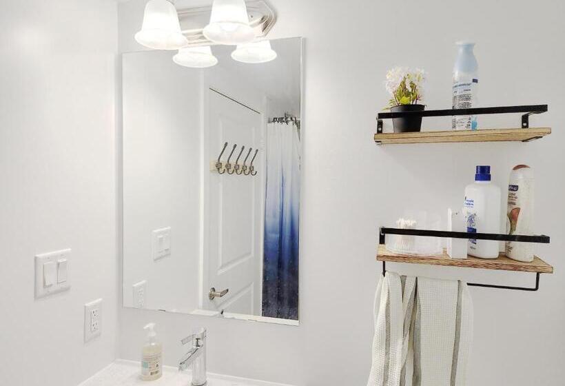 Номер Стандарт Совместная Ванная, Toronto Downtown Midtown North York Newly Built Modern Bright Room