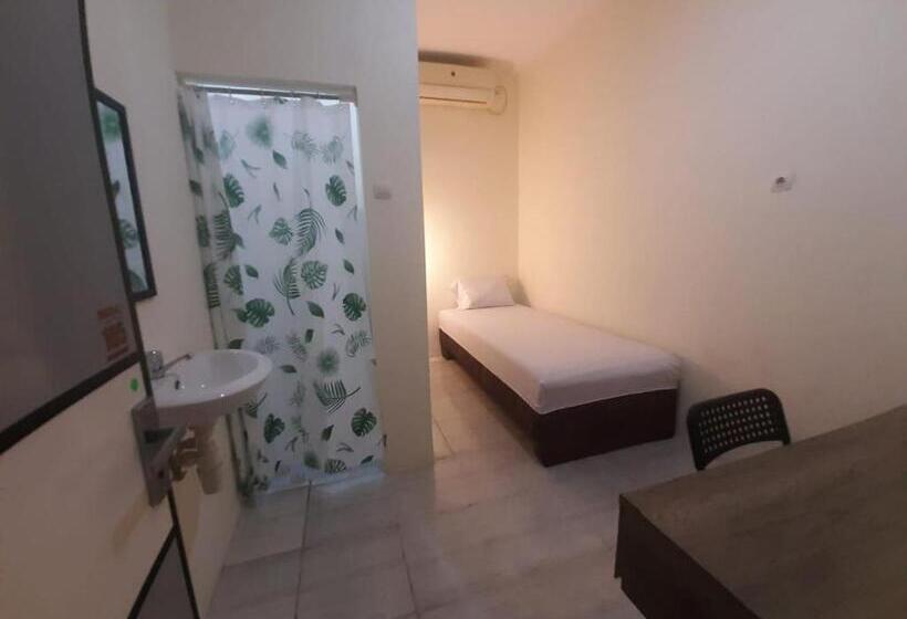 Номер Стандарт Индивидуальный, Oyo 93274 Oren Home Bekasi
