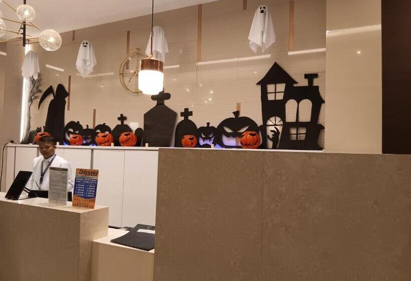 プールビュースタンダードステューディオ, Centrio Avida Condominium