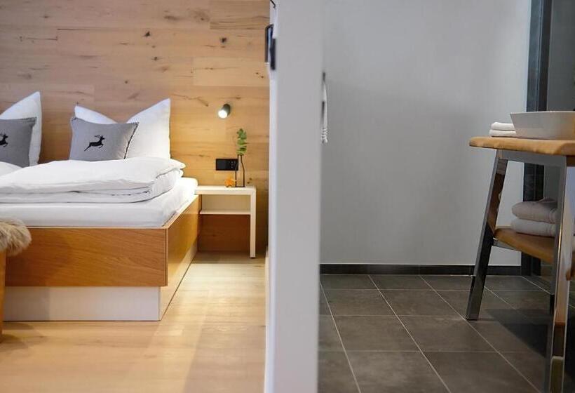 Номер Deluxe, Mariandl Am Berg