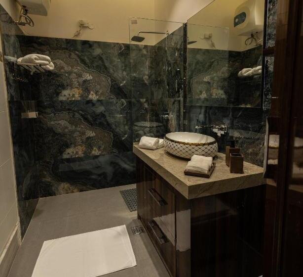اتاق خانوادگی, Victorian Elegance Luxury Stays