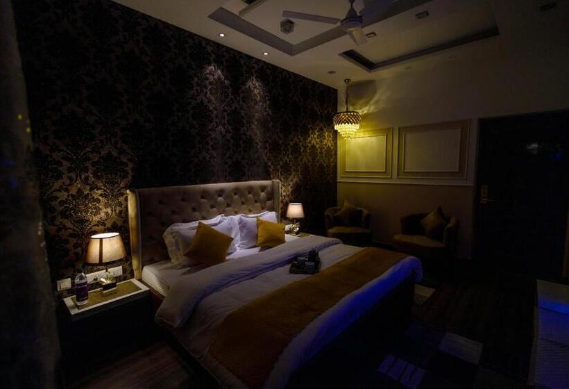 اتاق خانوادگی, Victorian Elegance Luxury Stays