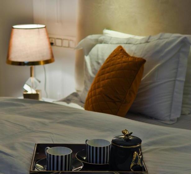 اتاق لوکس با تخت بزرگ, Victorian Elegance Luxury Stays