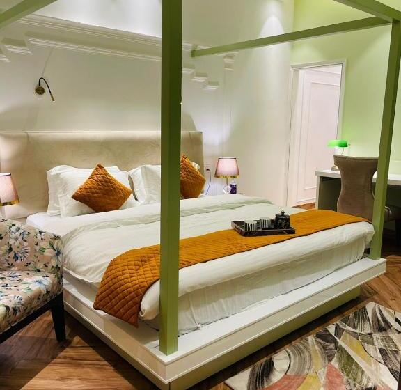 اتاق لوکس با تخت بزرگ, Victorian Elegance Luxury Stays