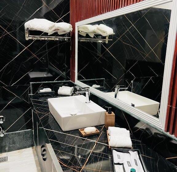 سوییت سوپریور, Victorian Elegance Luxury Stays