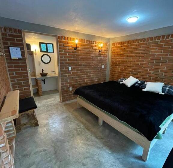 标准房带园景, Hostal La Roca