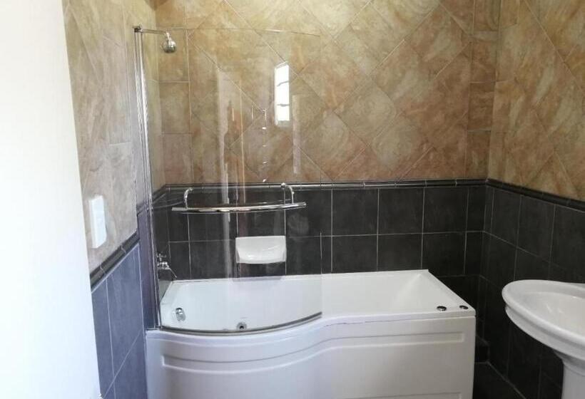 Номер Deluxe с Балконом, Two Lions Guesthouse