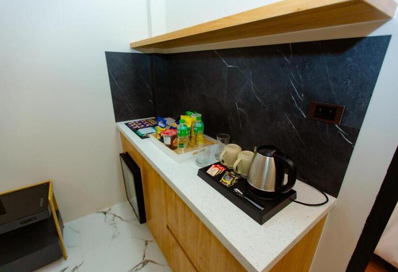Номер Deluxe, Rockfort