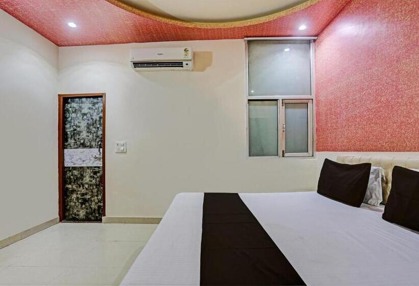 اتاق کلاسیک سه تخته, Oyo Hotel Milan