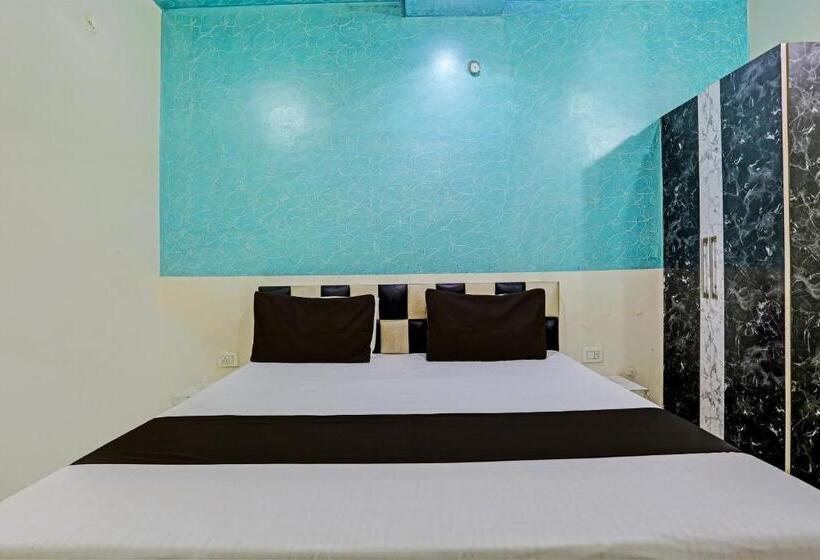 اتاق کلاسیک سه تخته, Oyo Hotel Milan