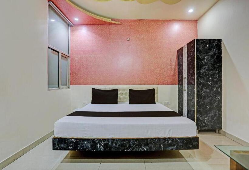 اتاق کلاسیک سه تخته, Oyo Hotel Milan