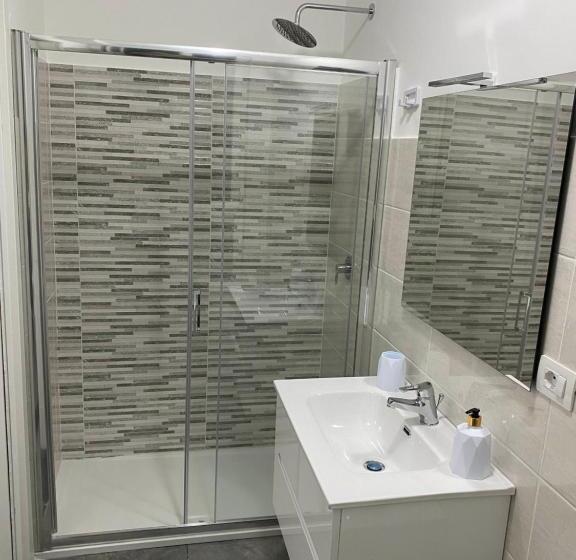 اتاق لوکس, Suite Home