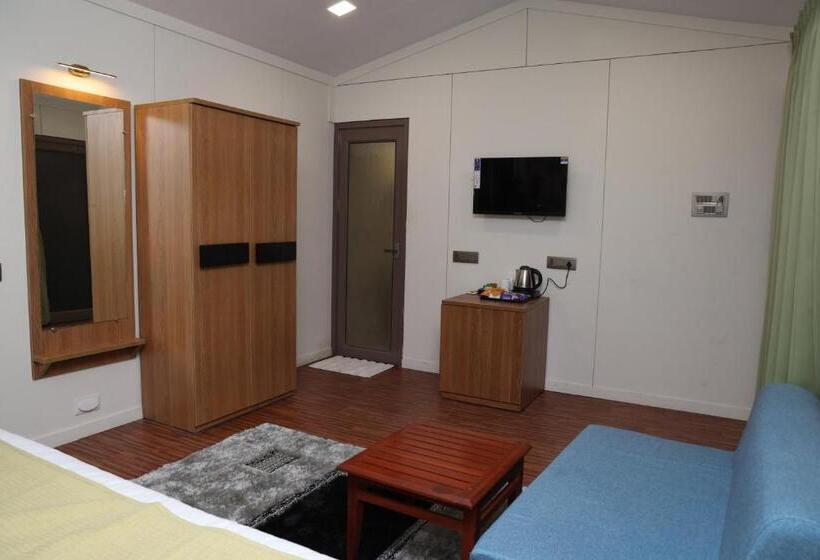 Номер Стандарт Вид на Бассейн, Skd Resort And Club