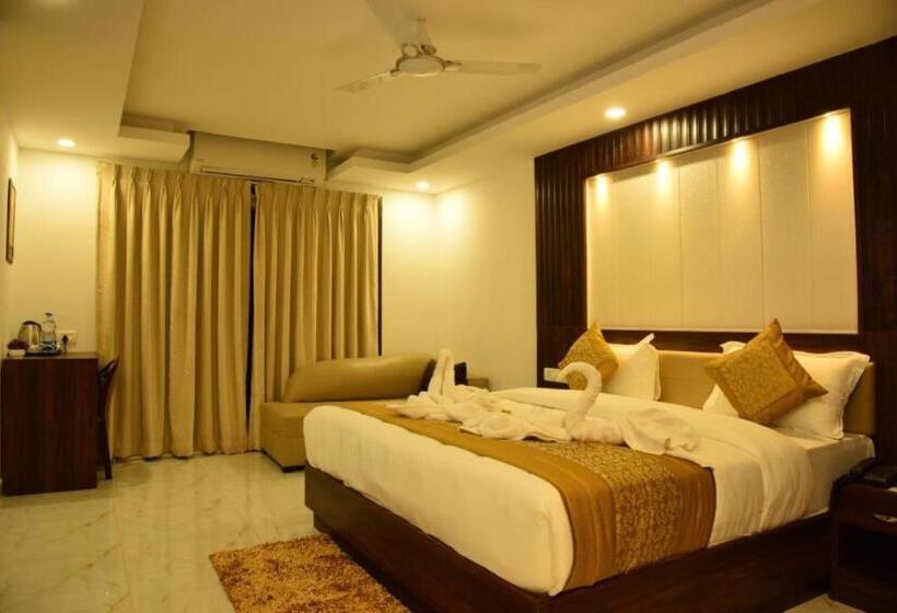 Номер Deluxe, De Falcon Beach Goa Candolim