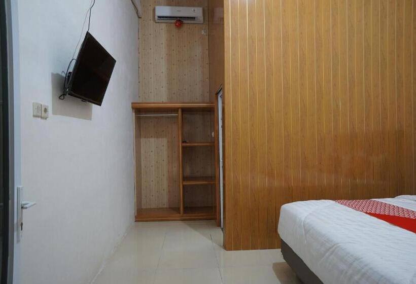 Номер Deluxe, Oyo 93205 Kusuma Hotel And Convention Hall