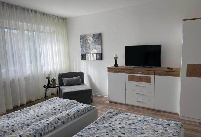 Трехместный Номер Стандарт Совместная Ванная, Monteurzimmer