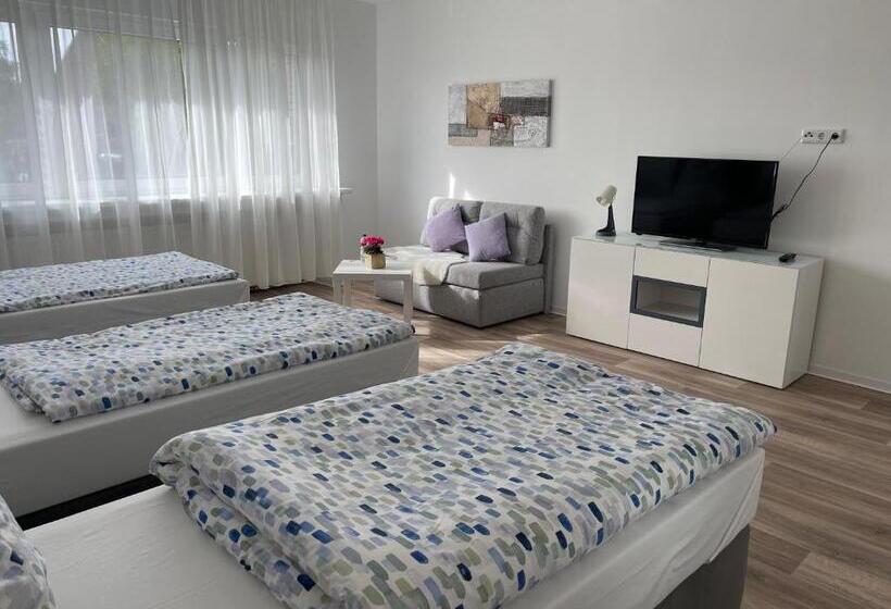 Трехместный Номер Стандарт Совместная Ванная, Monteurzimmer