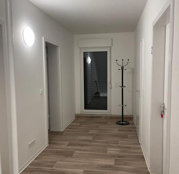 标准三人间共用浴室, Monteurzimmer