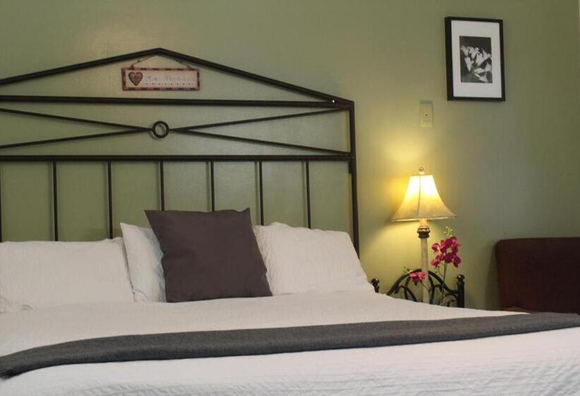 Номер Deluxe Кровать Кинг, El Rancho Motel