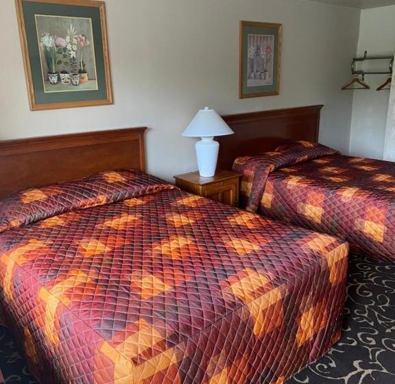 Quarto Triplo Estandar, Malibu Inn