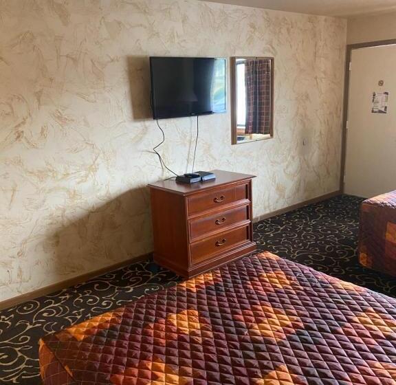 Quarto Triplo Estandar, Malibu Inn