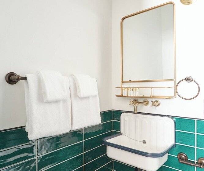 Quarto Basic, Sonder The Baker