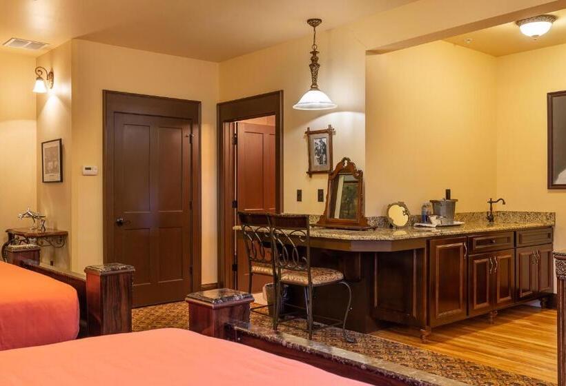 غرفة ديلوكس, Steele Mansion Inn & Gathering Hub