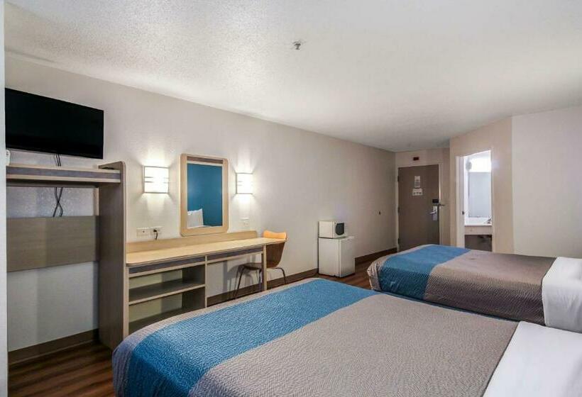 Номер Deluxe, Motel 6 New Braunfels