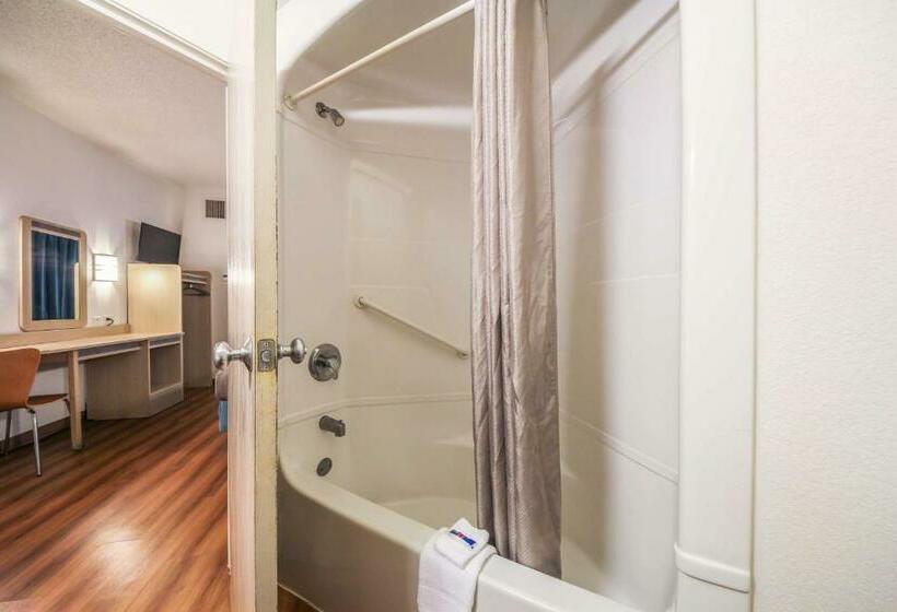 Номер Deluxe Кровать Кинг, Motel 6 New Braunfels