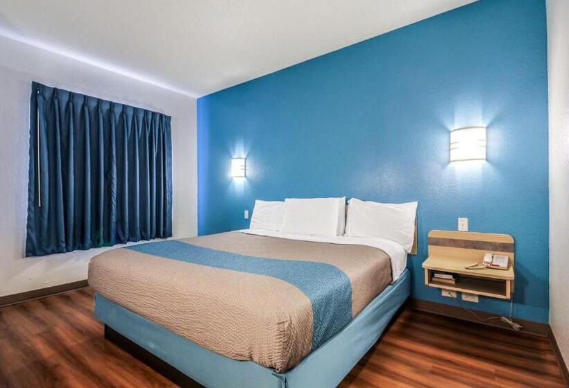 Стандартный Номер Кровать Кинг, Motel 6 New Braunfels
