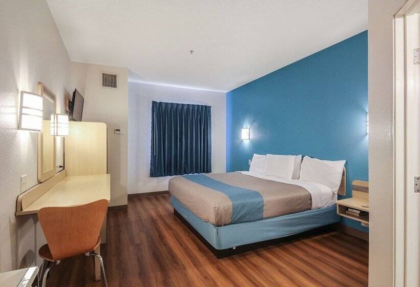 Люкс Повышенной Комфортности, Motel 6 New Braunfels