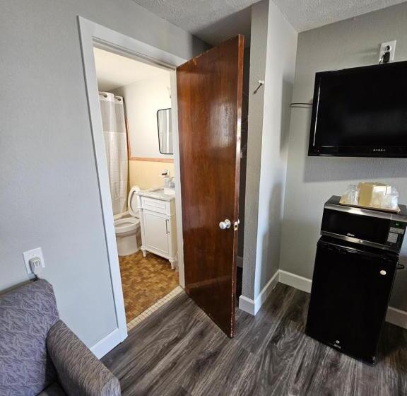 Номер Стандарт 2 Двуспальные Кровати, Royal Inn Motel