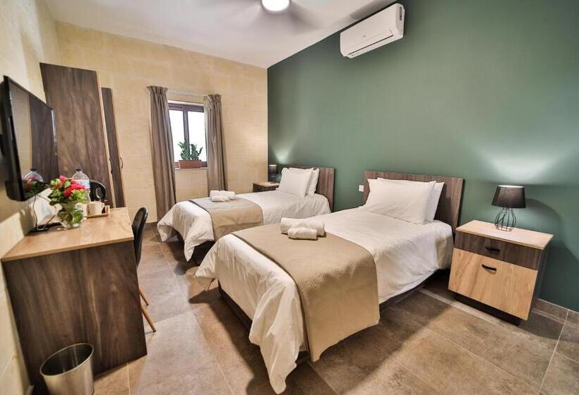 اتاق لوکس, 49 Sunrise Lodge